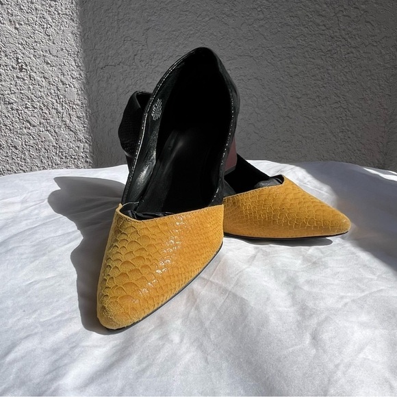 Logo Lori Goldstein Yellow & Black Leather Kate Block Heel Pumps - Size 8.5 - Picture 1 of 10